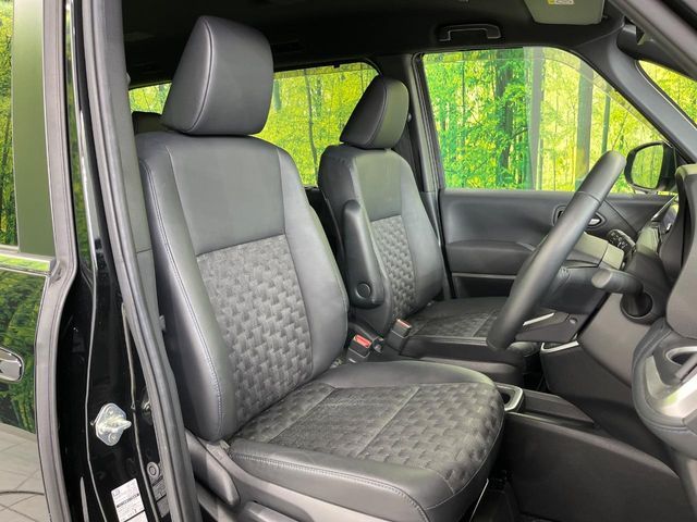 TOYOTA VOXY HYBRID 2023 Image 31