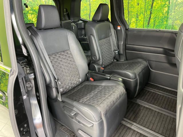 TOYOTA VOXY HYBRID 2023 Image 31