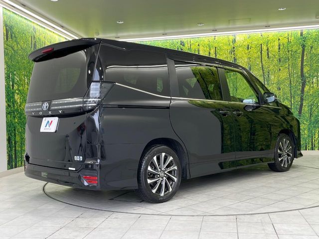 TOYOTA VOXY HYBRID 2023 Image 31