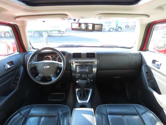 HUMMER H3 2010 Image 31