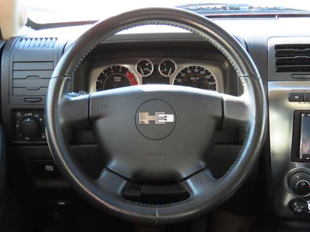 HUMMER H3 2010 Image 31