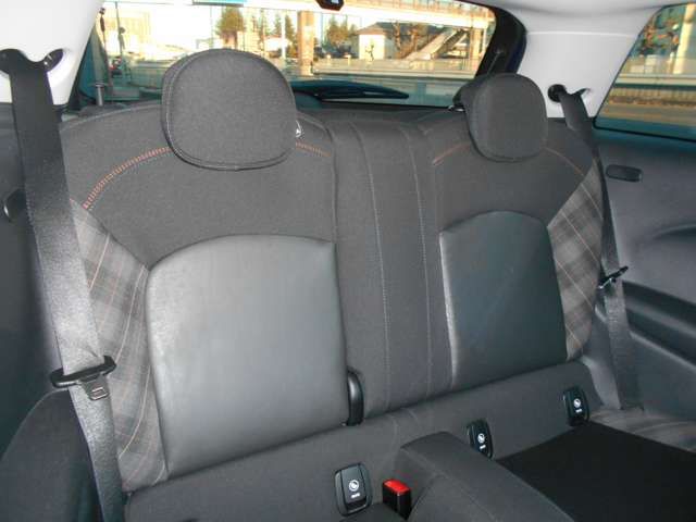 BMW MINI COOPER D 2016 Image 31