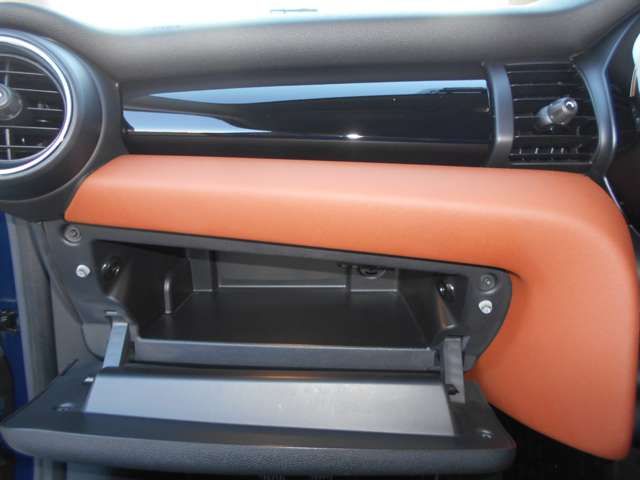 BMW MINI COOPER D 2016 Image 31