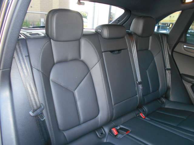 PORSCHE MACAN 2015 Image 31