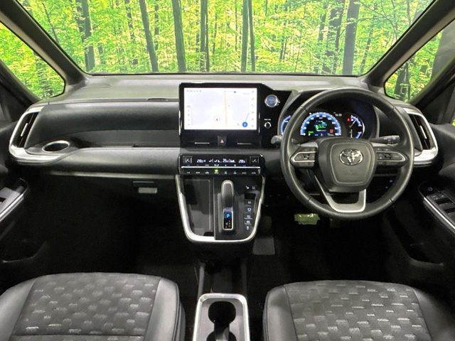 TOYOTA VOXY HYBRID 2023 Image 31