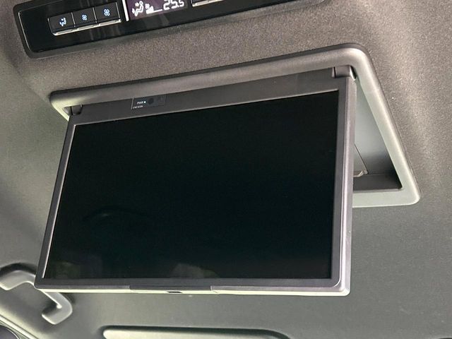 TOYOTA VOXY HYBRID 2023 Image 31