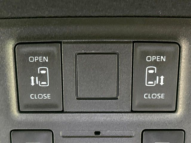 TOYOTA VOXY HYBRID 2023 Image 31