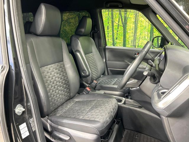 TOYOTA VOXY HYBRID 2023 Image 31