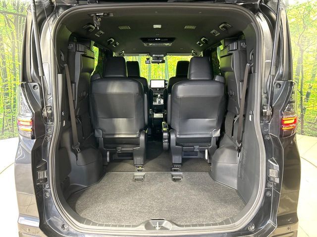 TOYOTA VOXY HYBRID 2023 Image 31