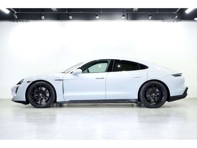 PORSCHE TAYCAN 2023 Image 31