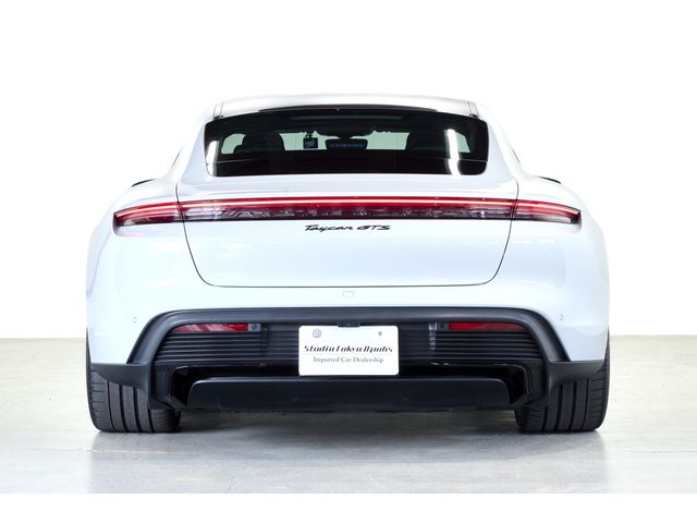 PORSCHE TAYCAN 2023 Image 31