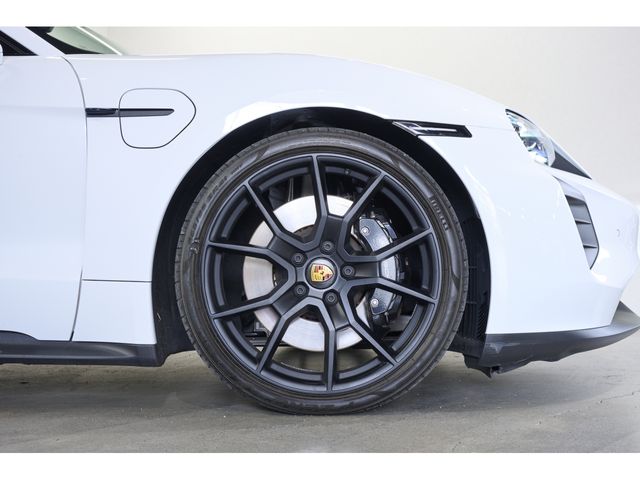 PORSCHE TAYCAN 2023 Image 31