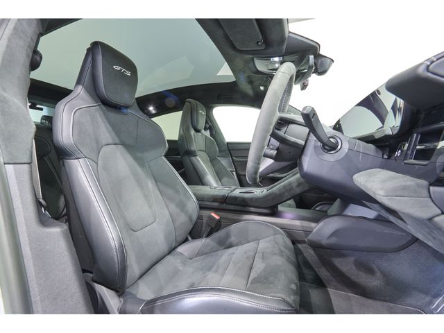 PORSCHE TAYCAN 2023 Image 31