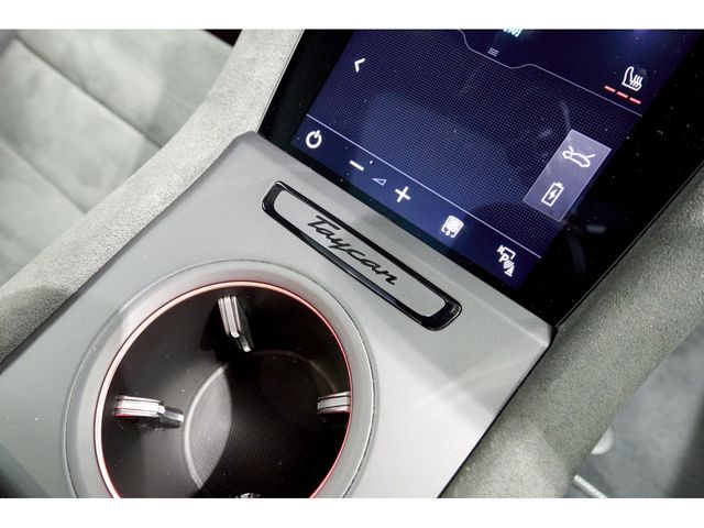 PORSCHE TAYCAN 2023 Image 31