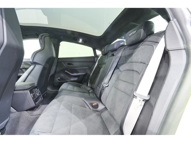 PORSCHE TAYCAN 2023 Image 31