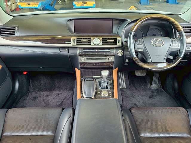 TOYOTA LEXUS LS460 2013 Image 31