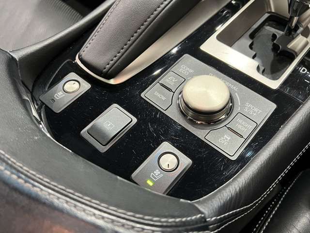 TOYOTA LEXUS LS600H 2012 Image 31