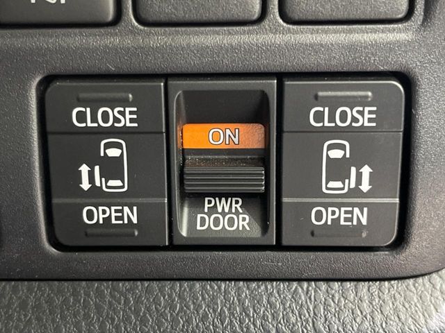 TOYOTA VOXY 2021 Image 31