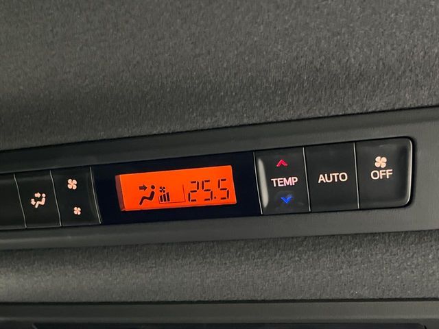 TOYOTA VOXY 2021 Image 31