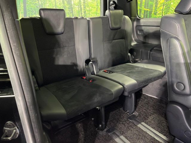 TOYOTA VOXY 2021 Image 31