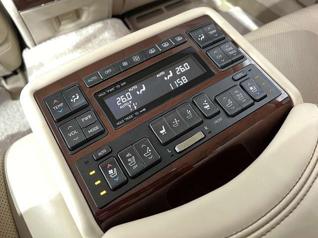 TOYOTA LEXUS LS460 2013 Image 31