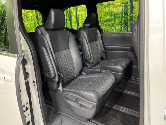 TOYOTA VOXY 4WD 2025 Image 31