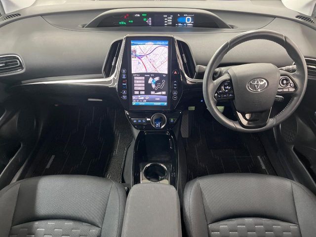 TOYOTA PRIUS PHV 2018 Image 31