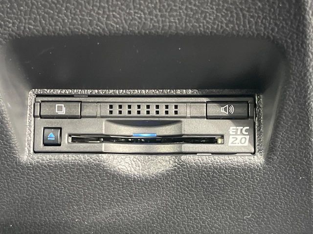 TOYOTA PRIUS PHV 2018 Image 31