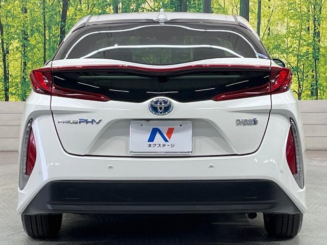 TOYOTA PRIUS PHV 2018 Image 31