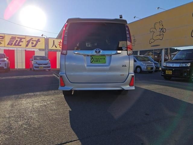 TOYOTA NOAH HYBRID 2017 Image 31
