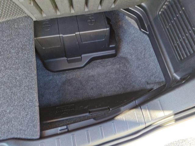 TOYOTA NOAH HYBRID 2017 Image 31