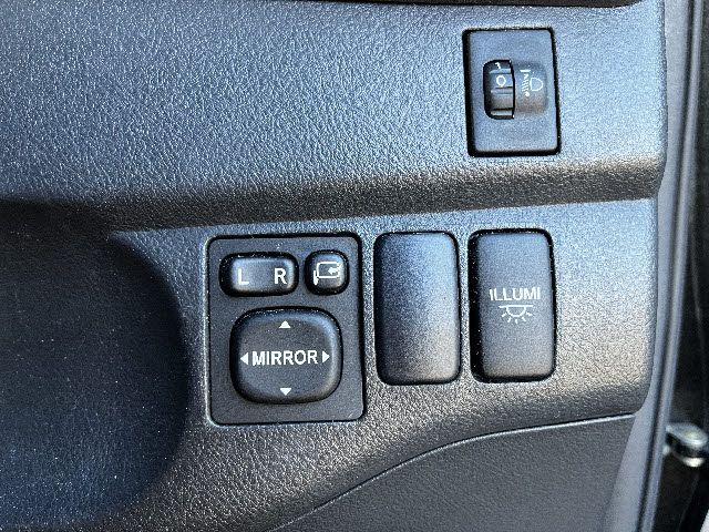 TOYOTA BB 2012 Image 31