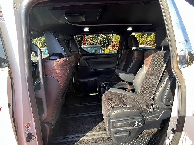 TOYOTA ALPHARD 2016 Image 31