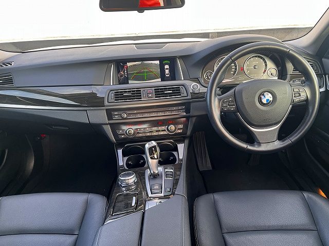 BMW 5SERIES SEDAN 2016 Image 31