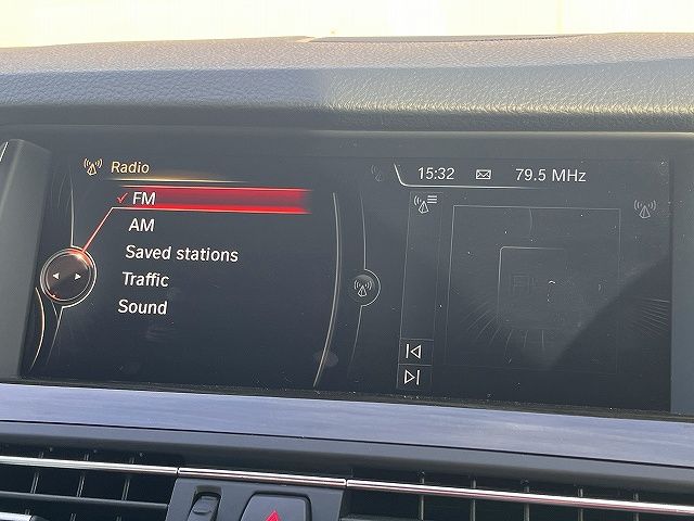 BMW 5SERIES SEDAN 2016 Image 31