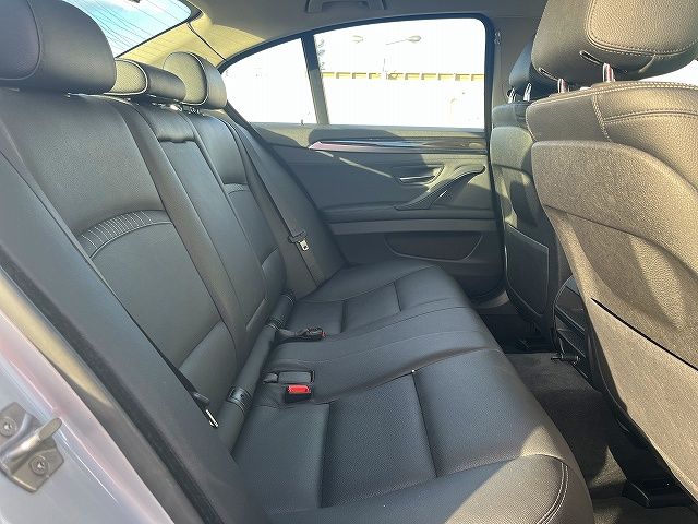 BMW 5SERIES SEDAN 2016 Image 31