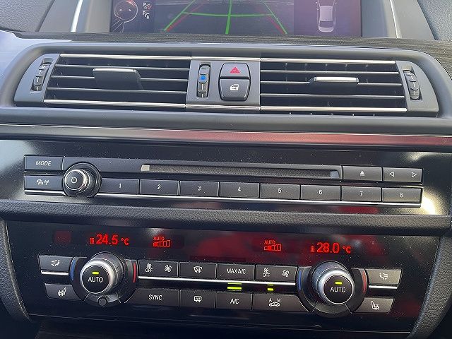 BMW 5SERIES SEDAN 2016 Image 31