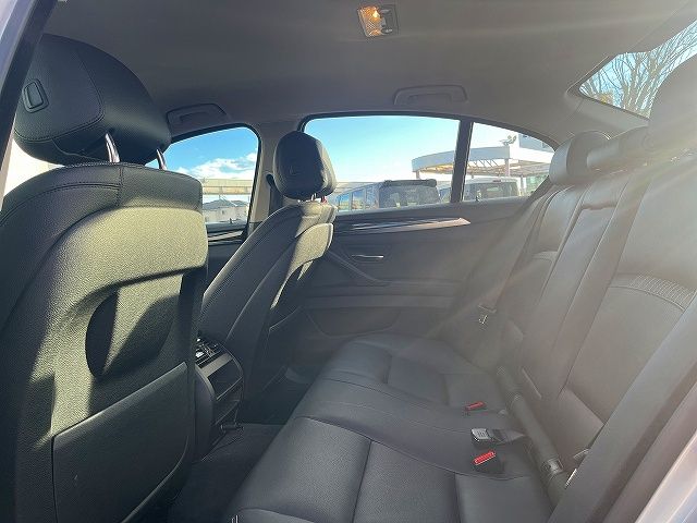 BMW 5SERIES SEDAN 2016 Image 31