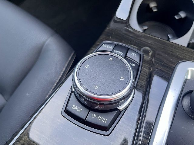 BMW 5SERIES SEDAN 2016 Image 31