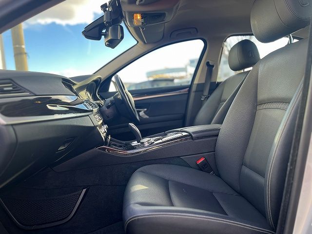 BMW 5SERIES SEDAN 2016 Image 31