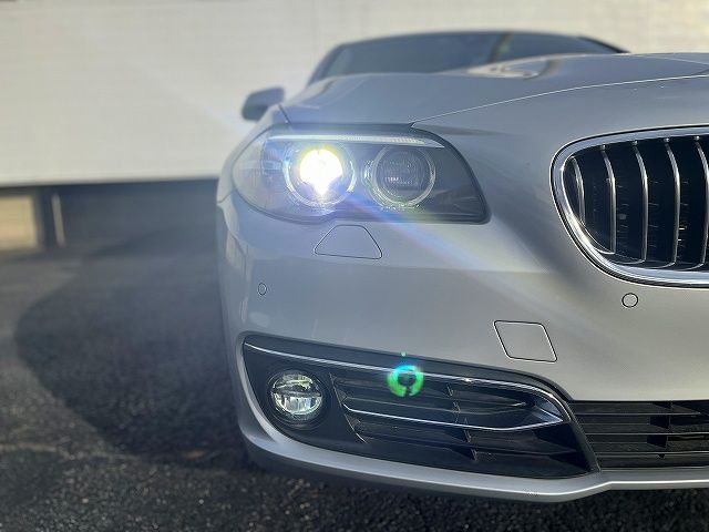 BMW 5SERIES SEDAN 2016 Image 31