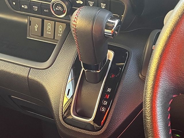 HONDA N BOX CUSTOM 2023 Image 31