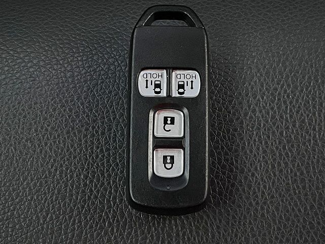 HONDA N BOX CUSTOM 2023 Image 31