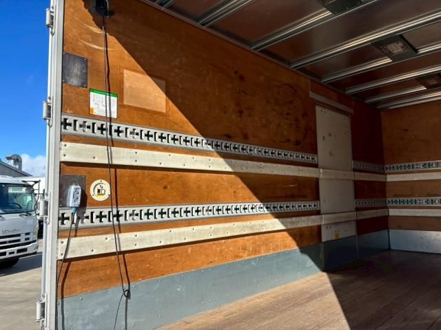 ISUZU ELF 2018 Image 31