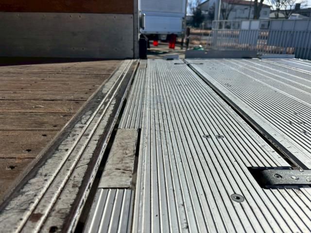 ISUZU ELF 2018 Image 31