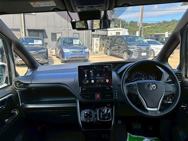 TOYOTA VOXY HYBRID 2019 Image 31