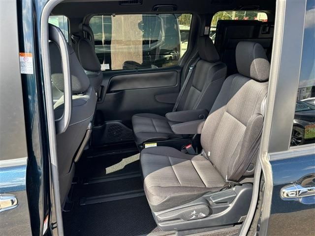 TOYOTA VOXY HYBRID 2019 Image 31