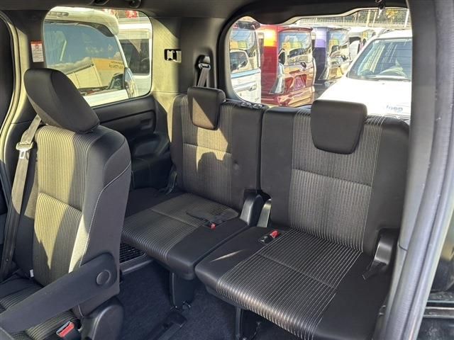 TOYOTA VOXY HYBRID 2019 Image 31