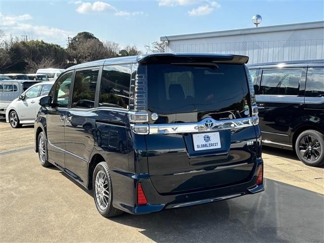 TOYOTA VOXY HYBRID 2019 Image 31