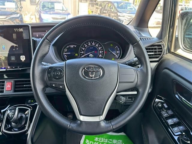 TOYOTA VOXY HYBRID 2019 Image 31